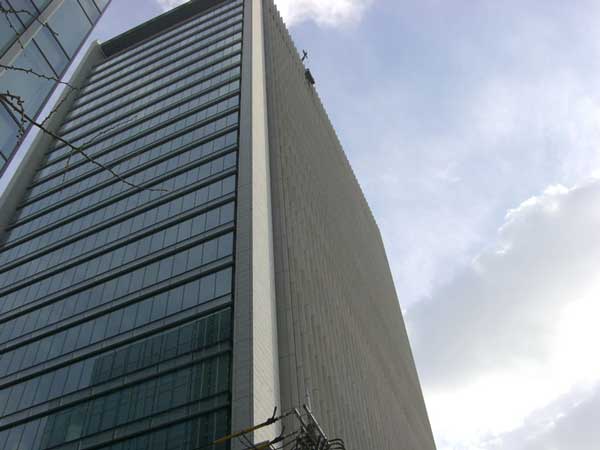 Honmachi Minami Garden City building facade