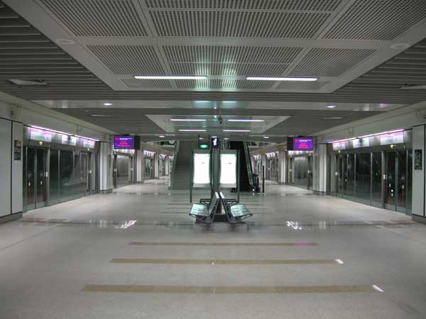 Buangkok MRT interior waiting area, flooring Saudi White Granite and Golden Leaf Granite